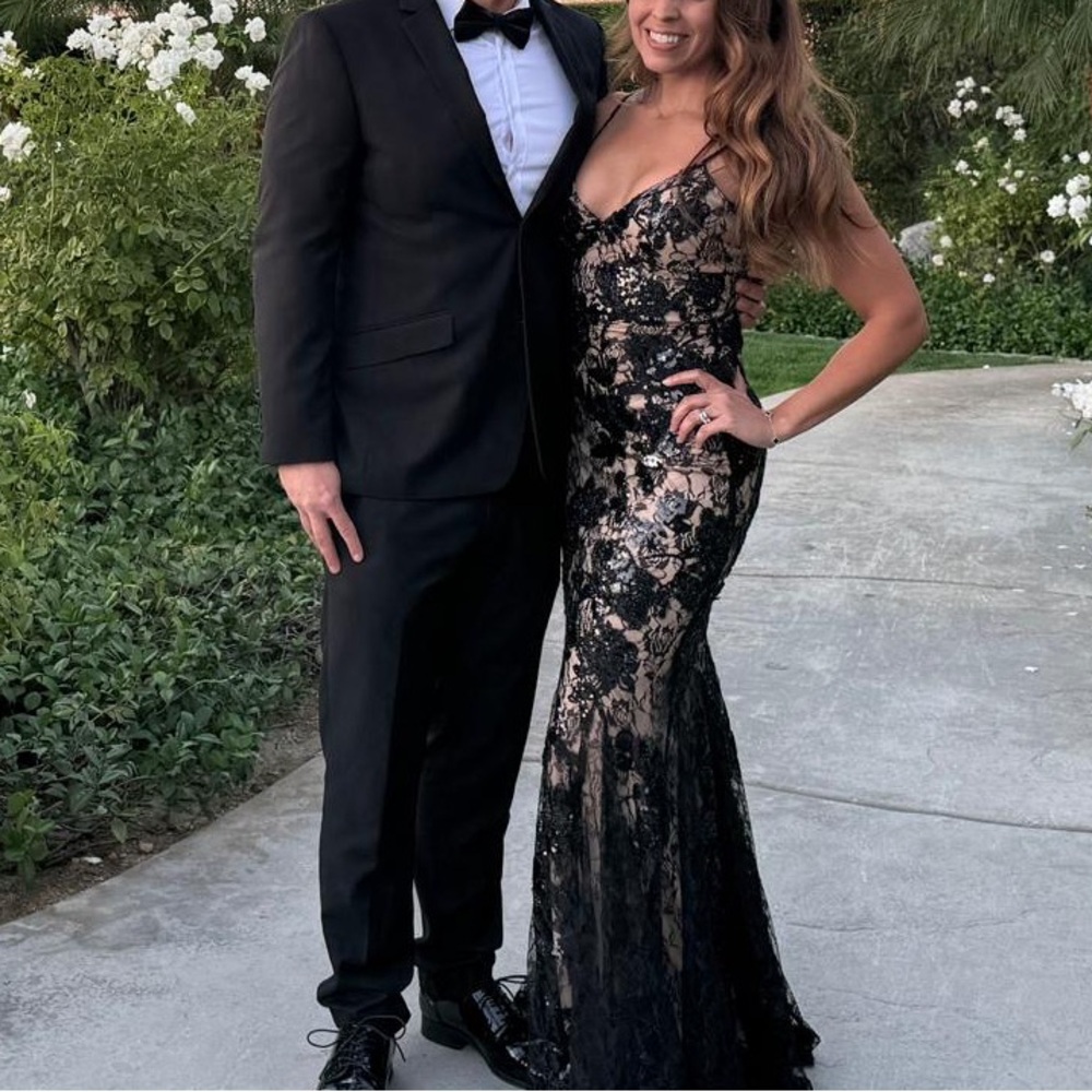 Windsor Elegant Black Lace Evening Gown